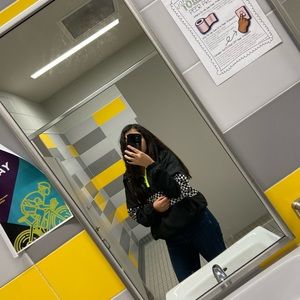 Meet your Posher, Dalia